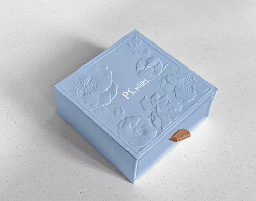 Psyours embossed floral gift box with ribbon