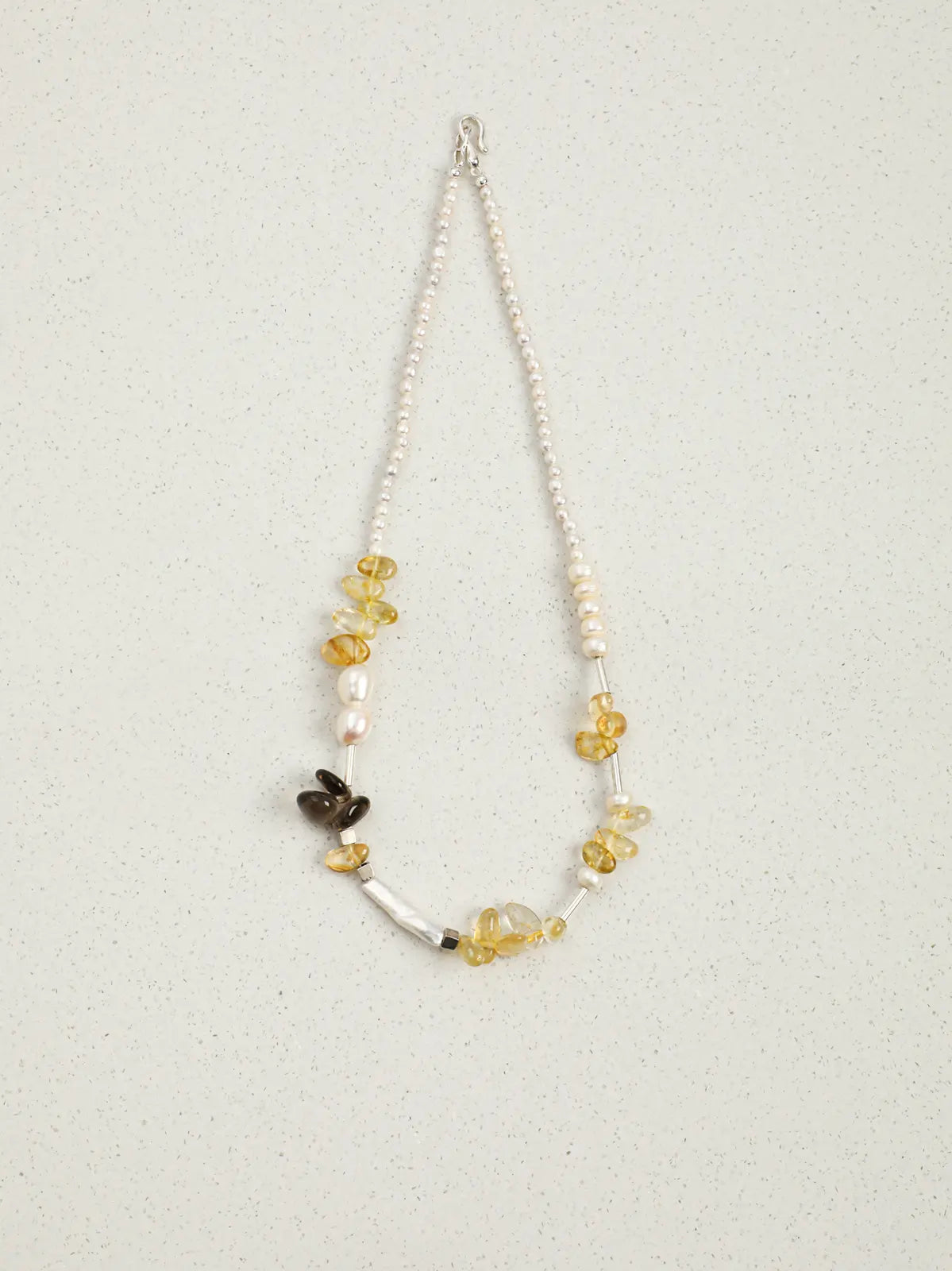Full-length view of the 47 cm Golden Sunlight necklace