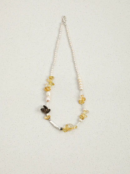 Full-length view of the 47 cm Golden Sunlight necklace