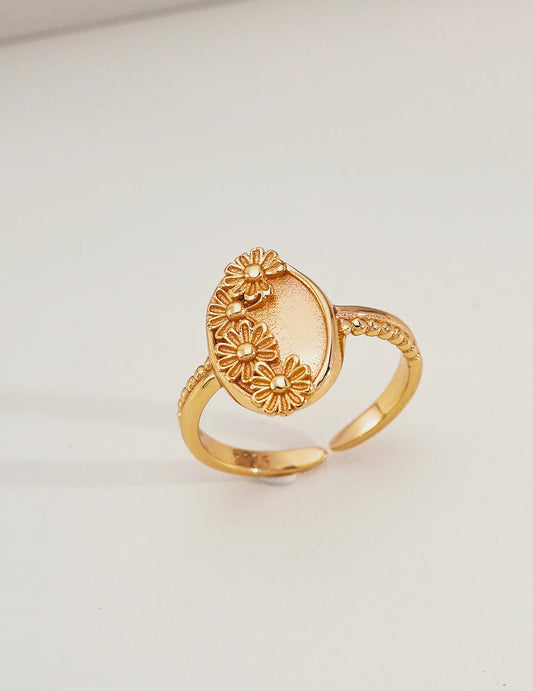 Vintage Daisy Oval Open Ring in 18K gold vermeil